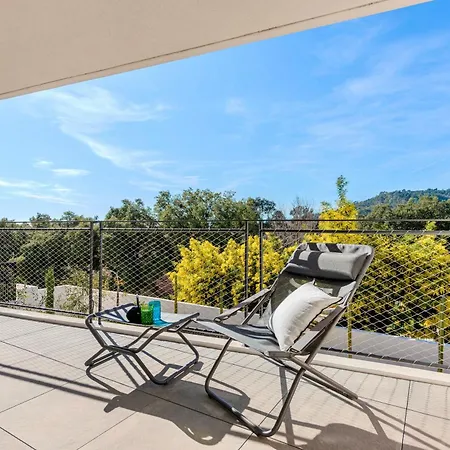 Magnifique Cavaliere Terrasse 3 Garage Apartment