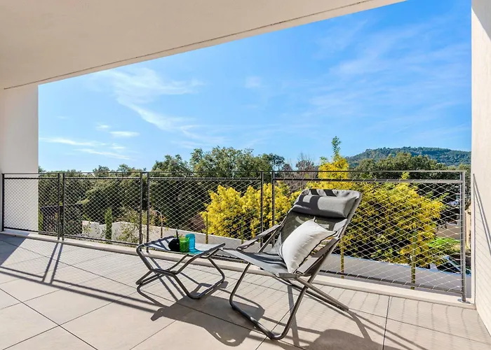 Magnifique Cavaliere Terrasse 3 Garage Апартаменты