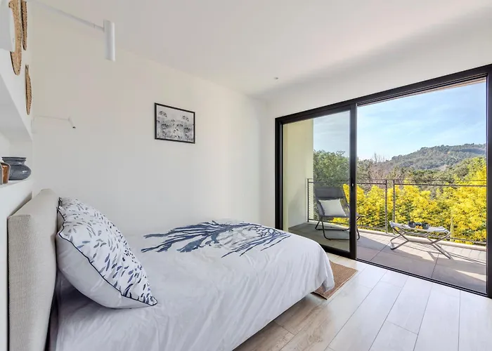 Magnifique Cavaliere Terrasse 3 Garage Апартаменты *